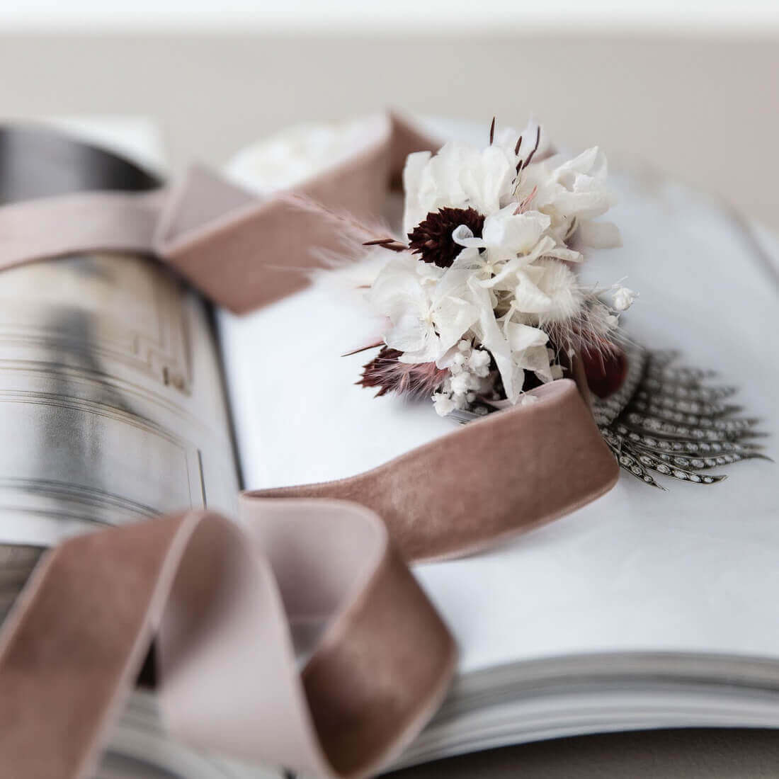 Bracelet dried flowers white pink