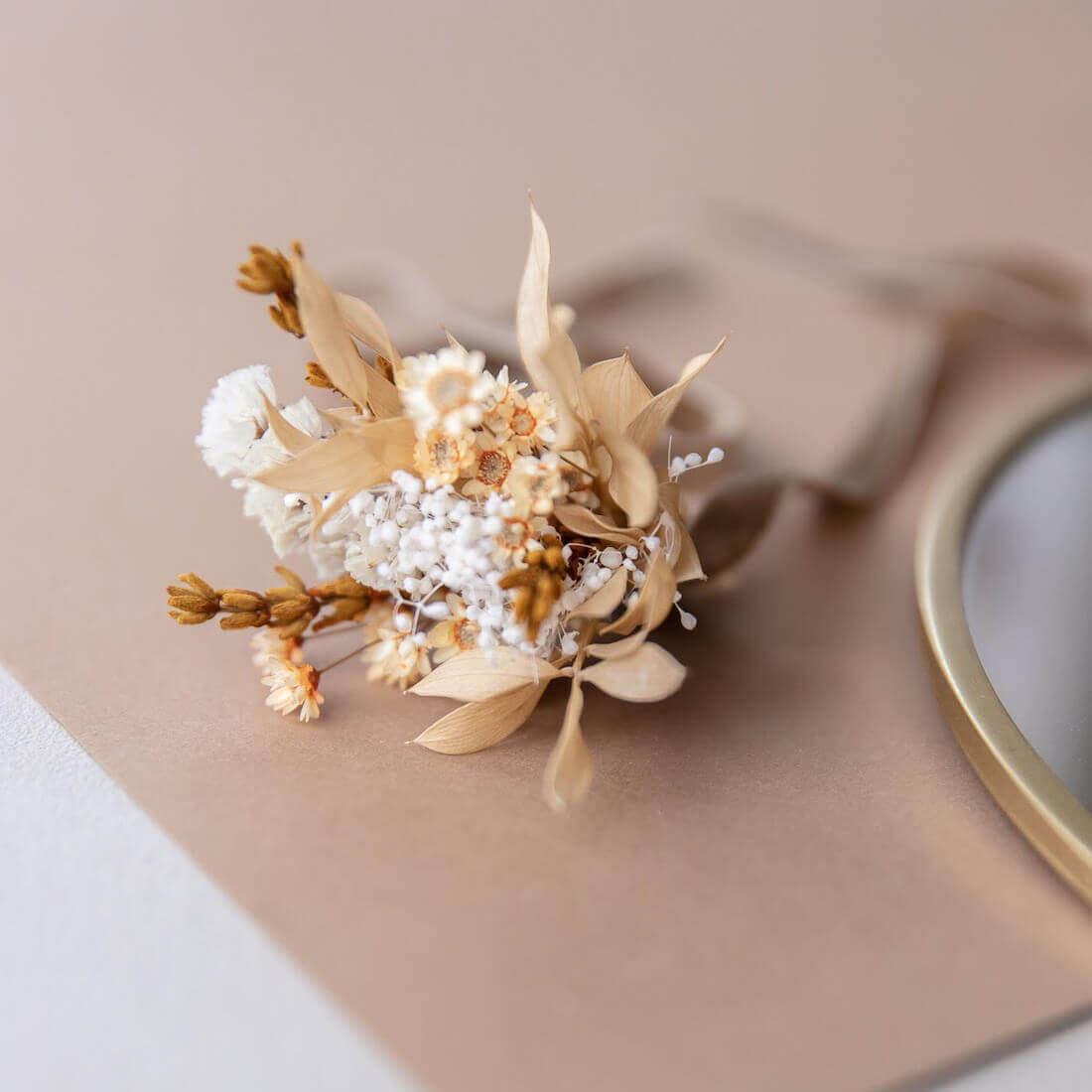 Bracelet dried flowers apricot lavender