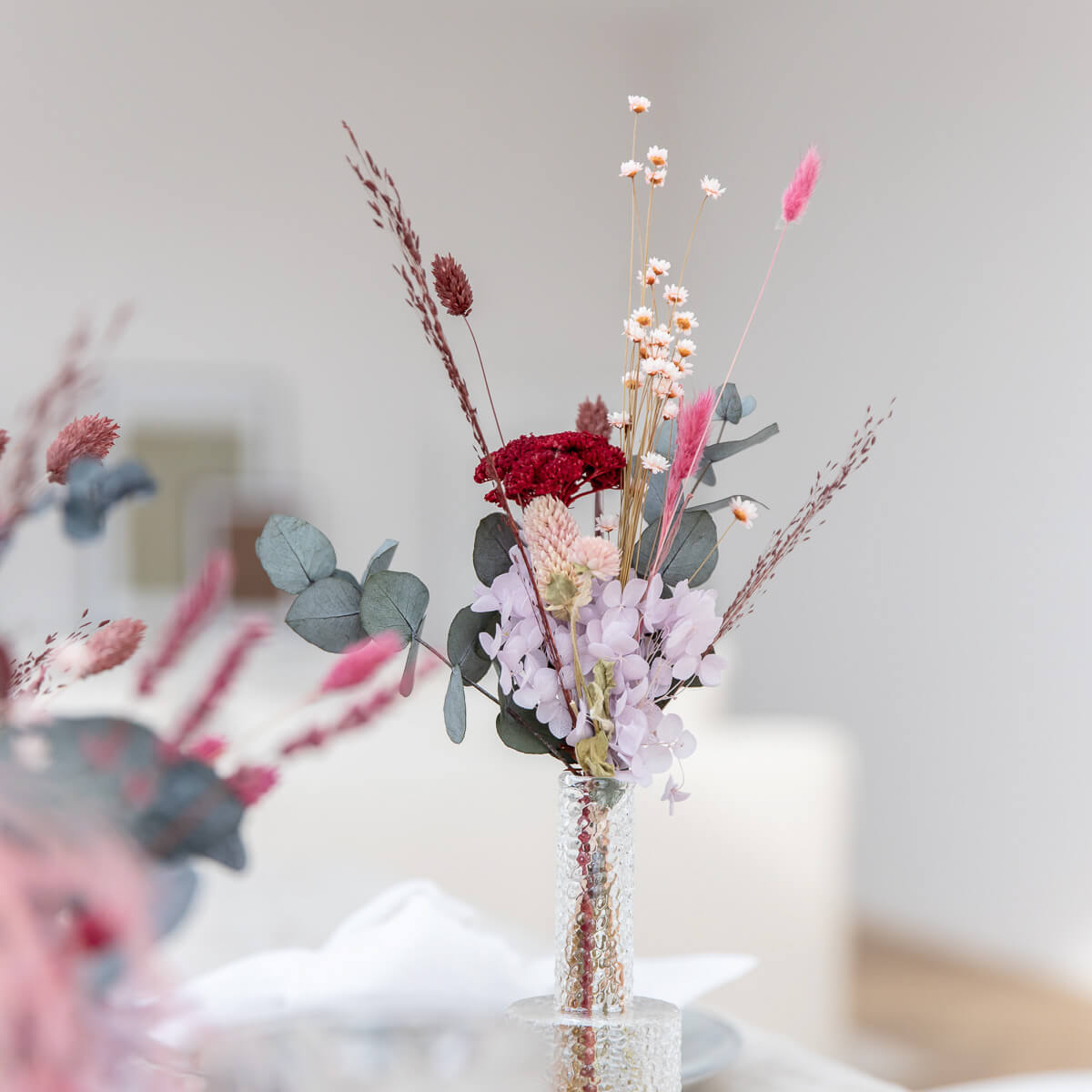 Dried flower bouquet table decoration Berry