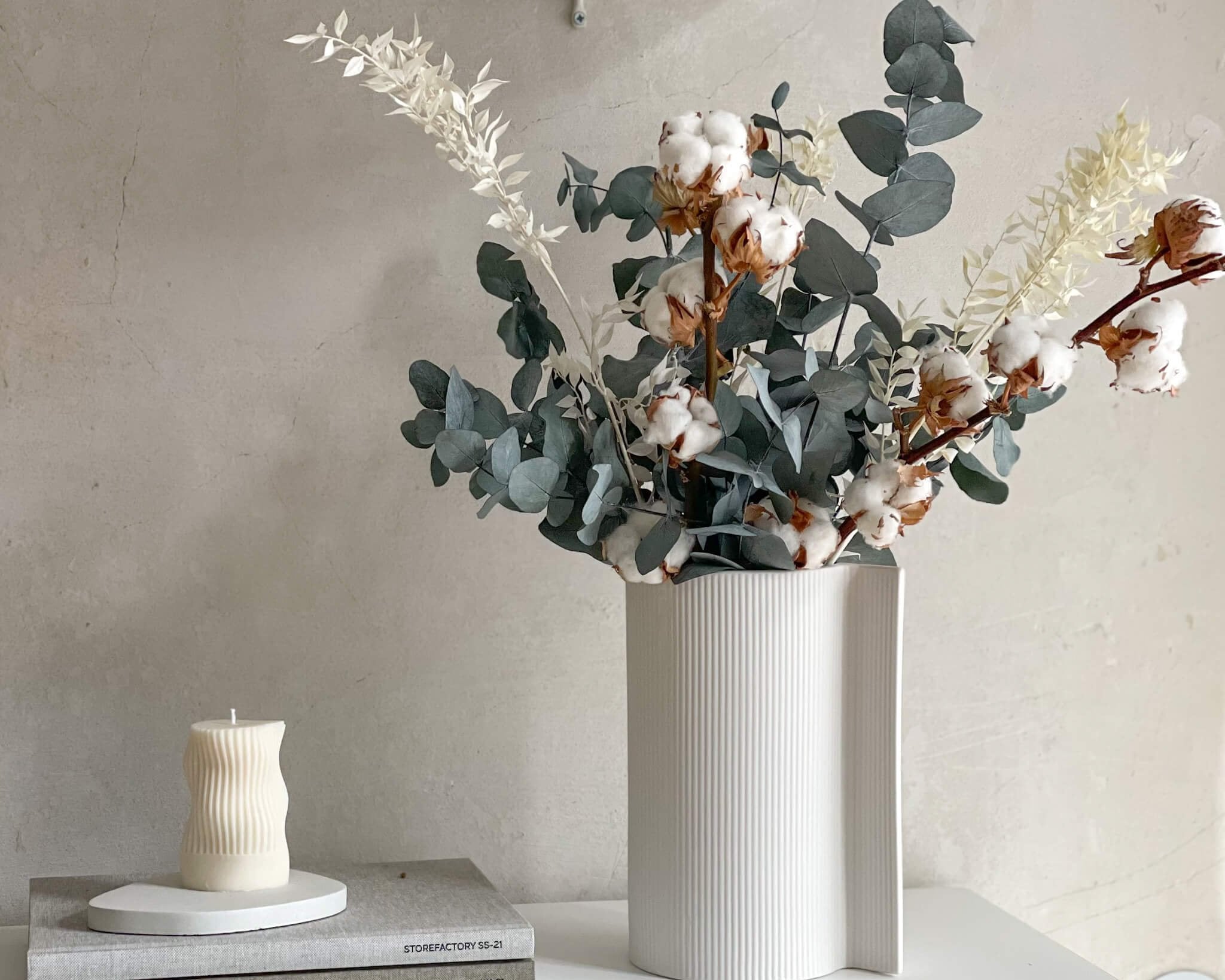 Cotton Breeze: dried flower bouquet with eucalyptus and cotton