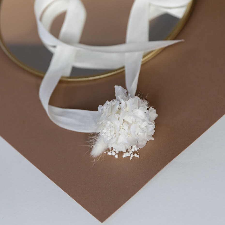 Armband Trockenblumen weiß mit Hortensie - Lykke&You GmbH