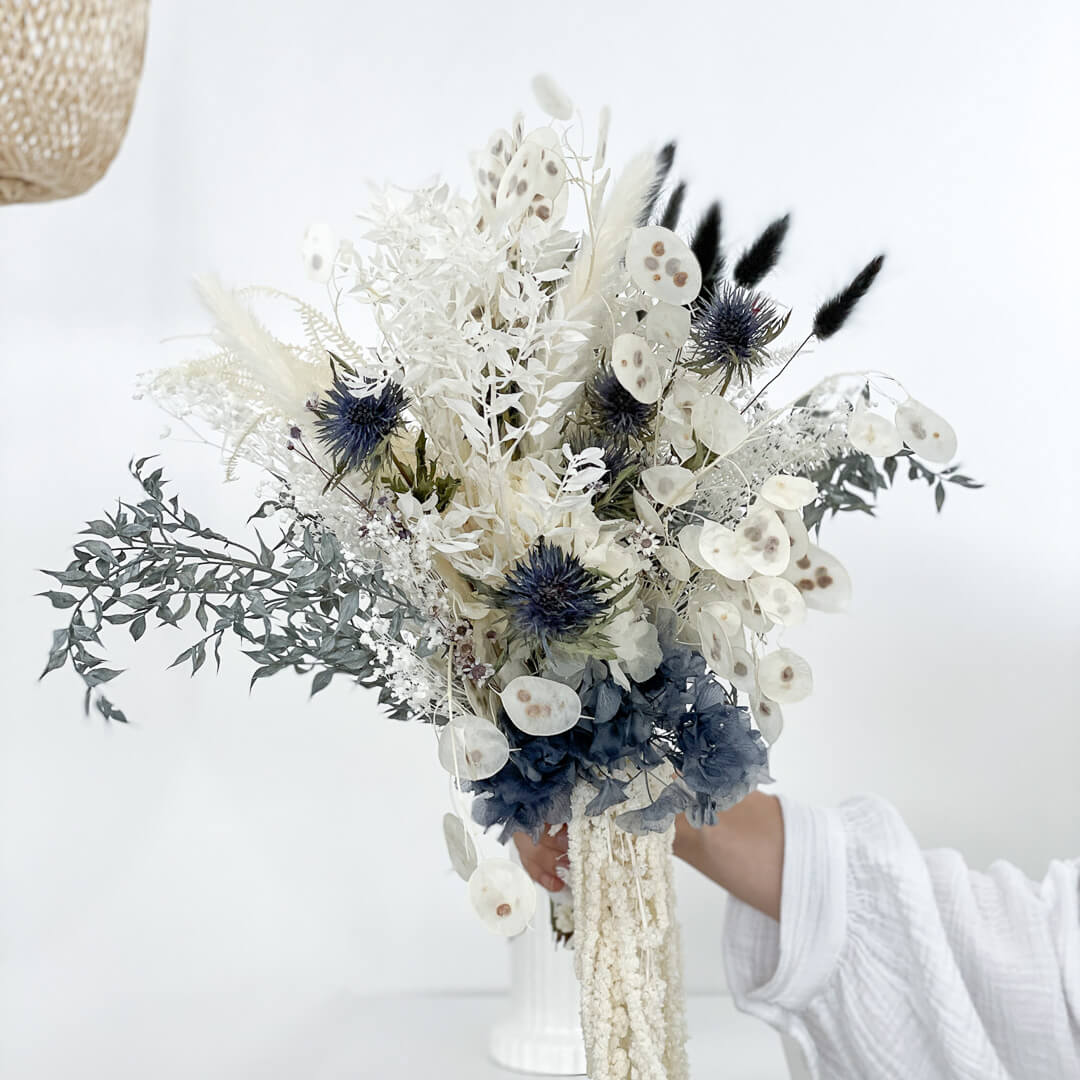 Detailansicht Wasserfall Brautstrauß Trockenblumen