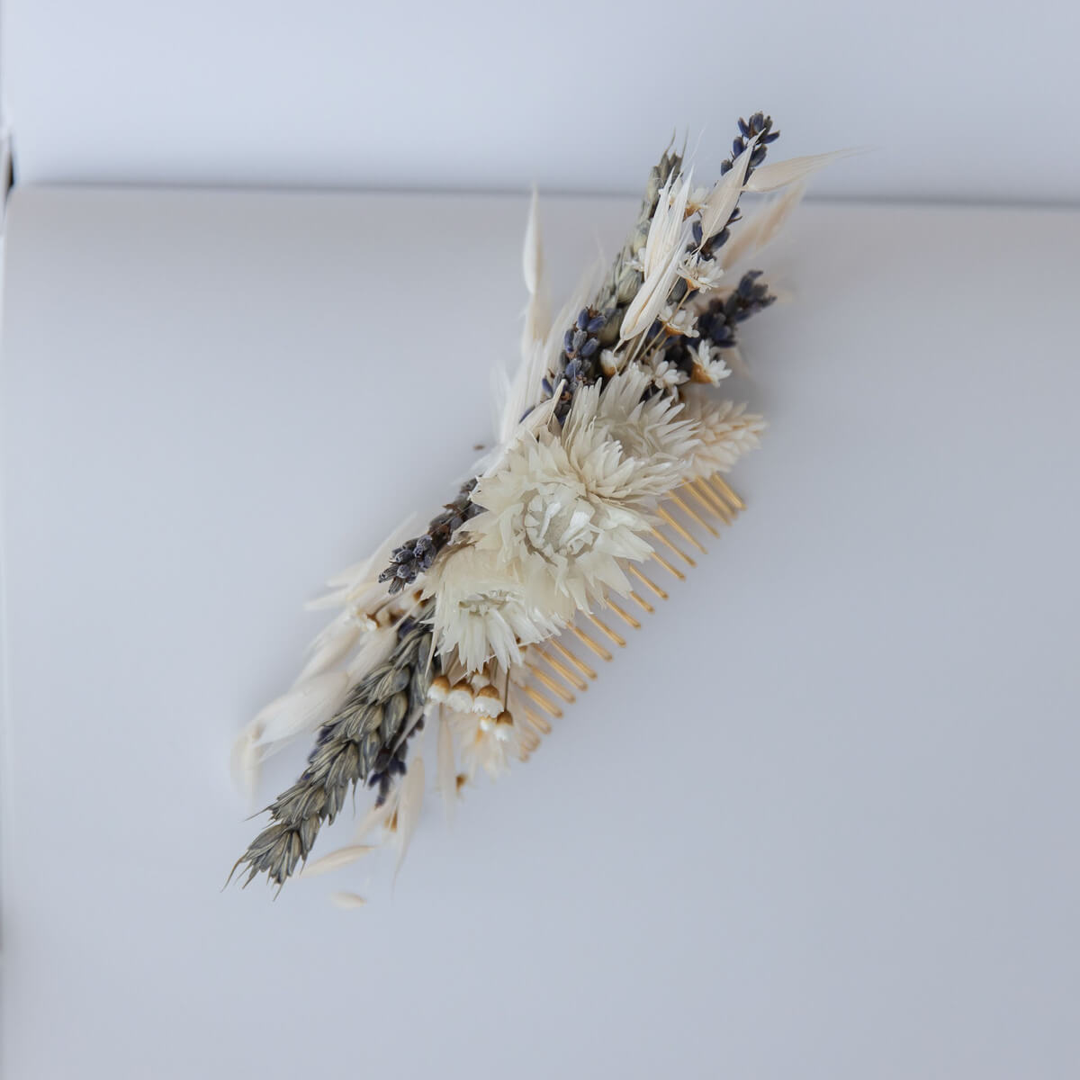 Haarkamm Trockenblumen beige blau I Hochzeit, Festival, Blumenmädchen - Lykke&You