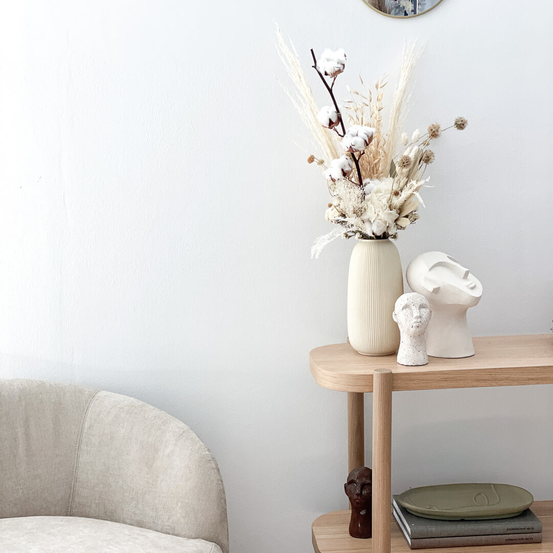 Luftig und Leicht: Trockenblumenstrauß mit Baumwolle und Pampasgras in Beige - Lykke&You GmbH