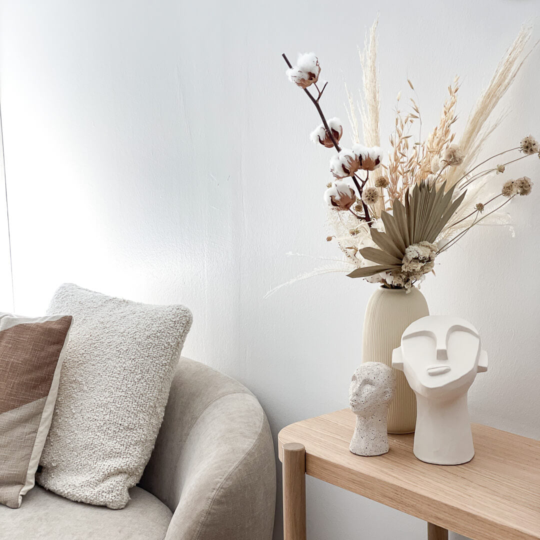 Luftig und Leicht: Trockenblumenstrauß mit Baumwolle und Pampasgras in Beige - Lykke&You GmbH