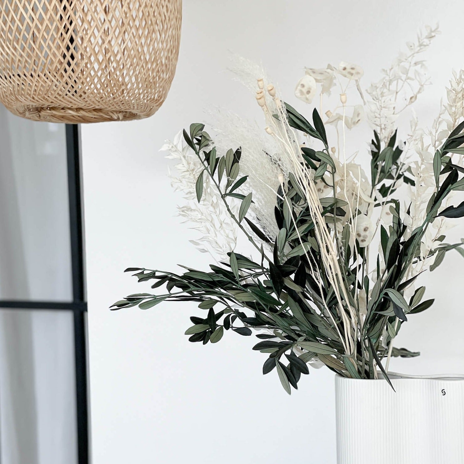 Trockenblumenstrauß grün weiß Olive ca 60 cm