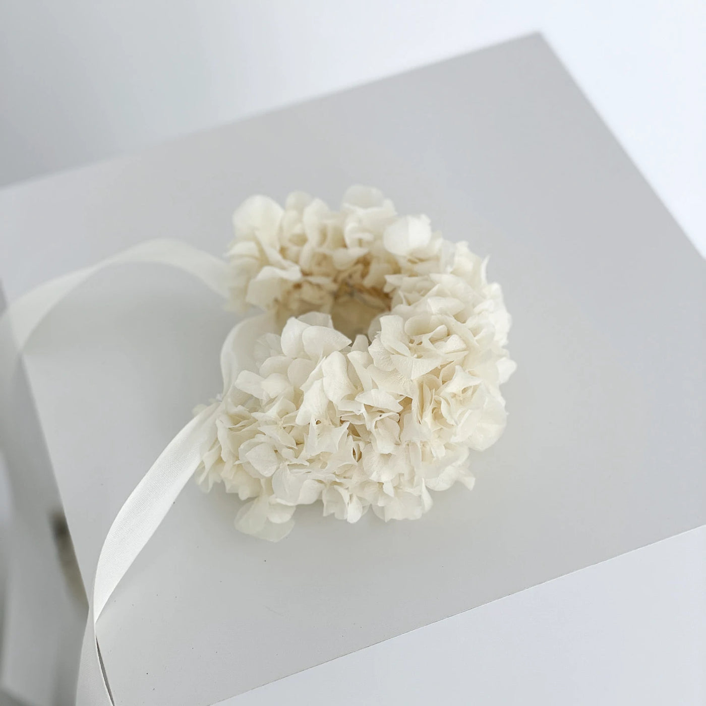 Armband Trockenblumen Hortensie | weiß | Hochzeit, Kommunion, Blumenmädchen - Armband Trockenblumen